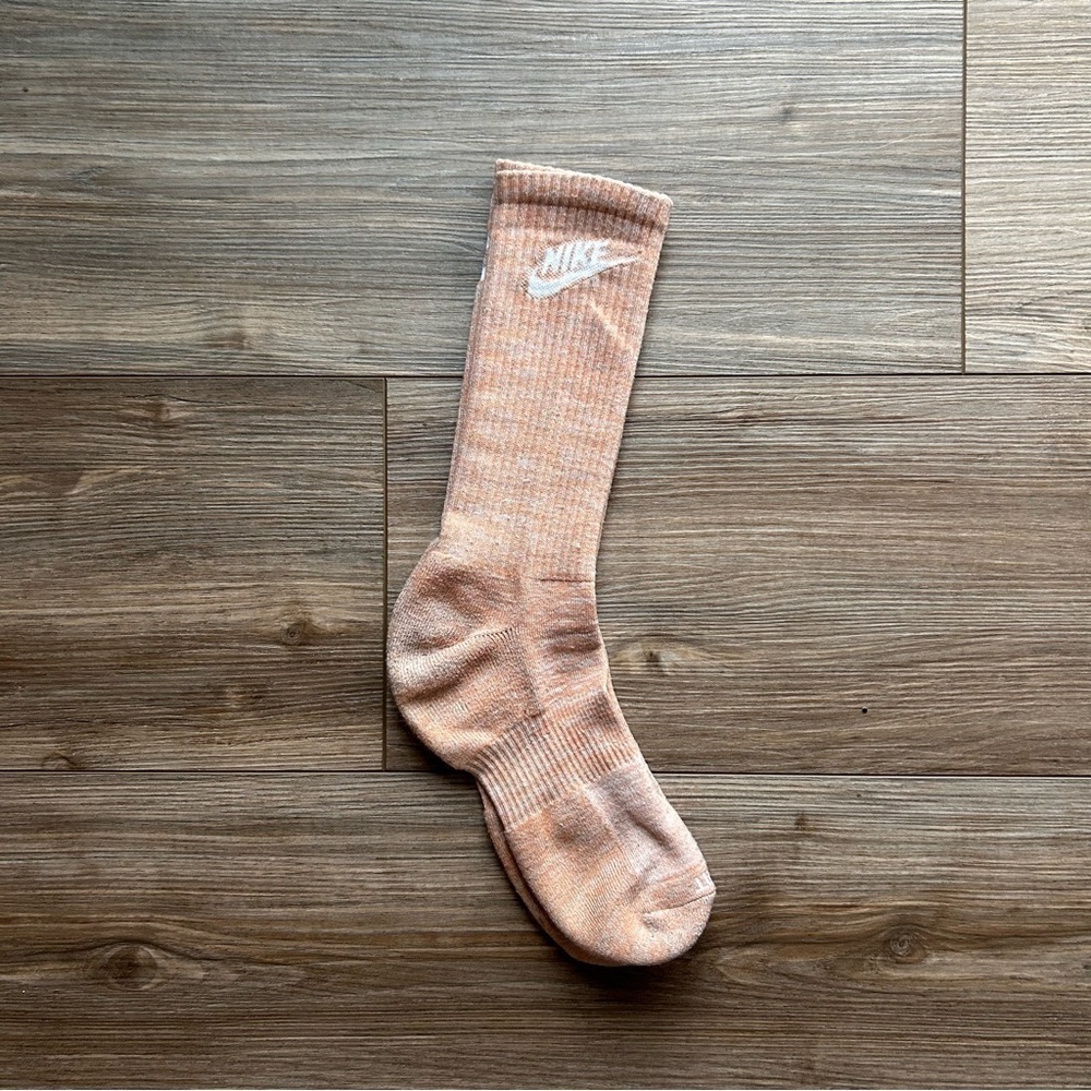 Nike Crew Socks | 2 Pairs Unisex Everyday Plus Cushioned Crew Socks in Beige/Tan - Picture 5 of 9